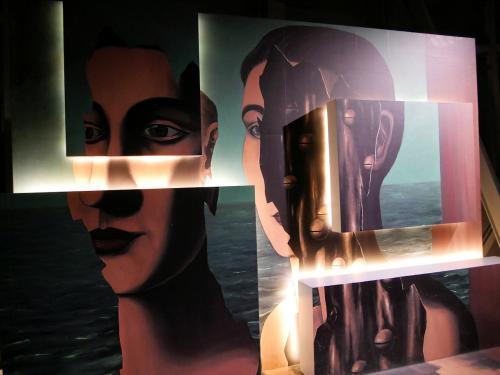 Exhibition Rene Magritte / Inside Atomium